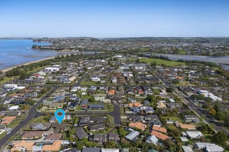 Photo of property in 12a Pine Road, Orewa, 0931