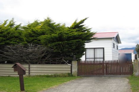 Photo of property in 18 Sarah Street, Waikawa Beach, Levin, 5573