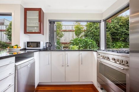 Photo of property in 15a Tennyson Street, Petone, Lower Hutt, 5012