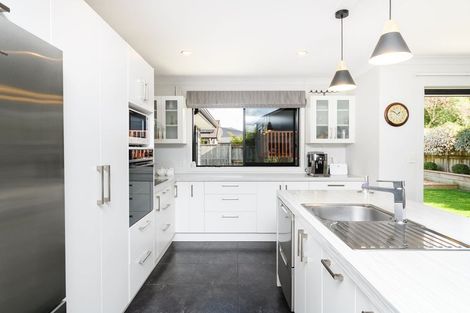 Photo of property in 44 Chestnut Close, Kelvin Grove, Palmerston North, 4414