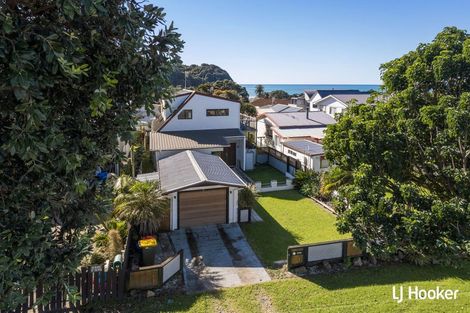 Photo of property in 28 Ocean View Road, Waihi Beach, 3611