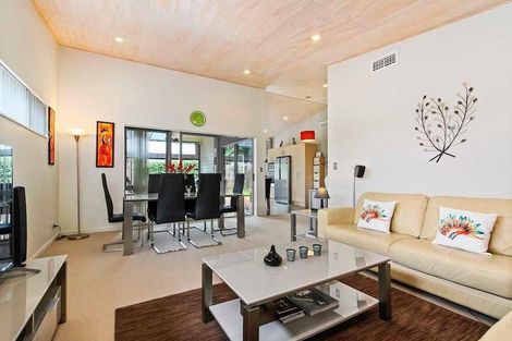 Photo of property in 14b Saffron Street, Birkdale, Auckland, 0626