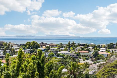 Photo of property in 38 Elliston Crescent, Stanmore Bay, Whangaparaoa, 0932