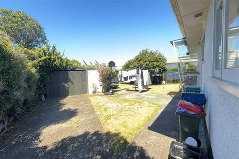 Photo of property in 35 Hadfield Crescent, College Estate, Whanganui, 4500