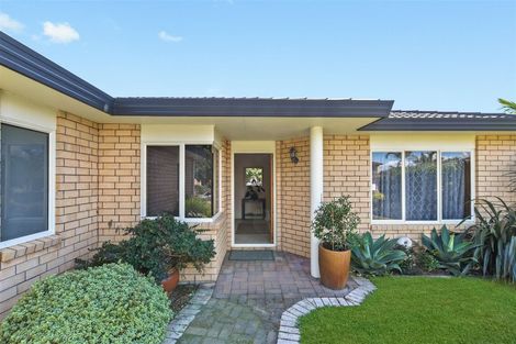 Photo of property in 36 Waiwherowhero Drive, St Andrews, Hamilton, 3200