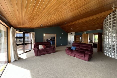 Photo of property in 16 Trevor Terrace, Paremata, Porirua, 5024