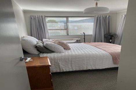 Photo of property in 2/41 Athlone Crescent, Avalon, Lower Hutt, 5011