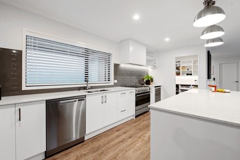 Photo of property in 84 Pakanga Grove, Pyes Pa, Tauranga, 3112