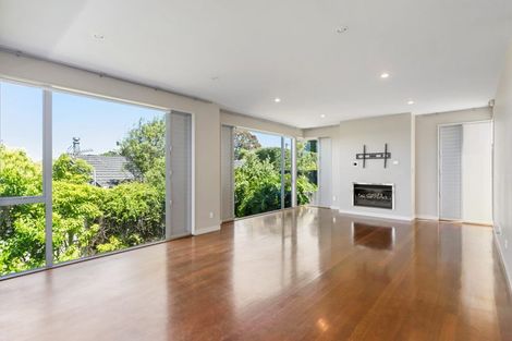 Photo of property in 5a Aberdeen Road, Castor Bay, Auckland, 0620