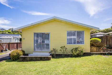 Photo of property in 69 Gloaming Hill, Titahi Bay, Porirua, 5022