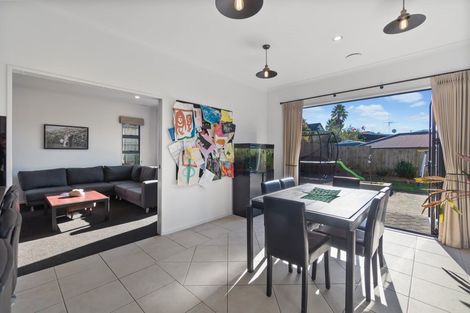 Photo of property in 54 Cairns Crescent, Rototuna, Hamilton, 3210