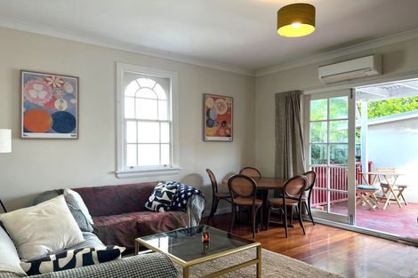 Photo of property in 9 Medway Street, Island Bay, Wellington, 6023