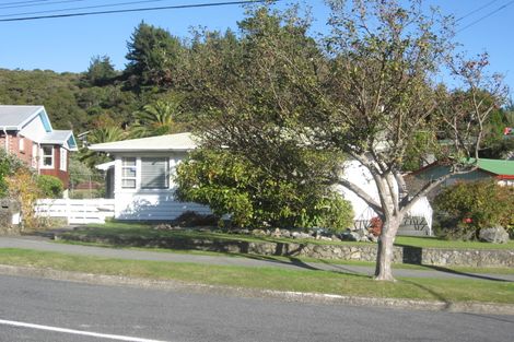 Photo of property in 41 James Grove, Stokes Valley, Lower Hutt, 5019