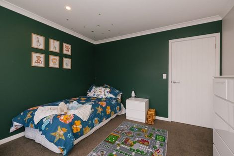 Photo of property in 1 Waimarama Court, Roslyn, Palmerston North, 4414