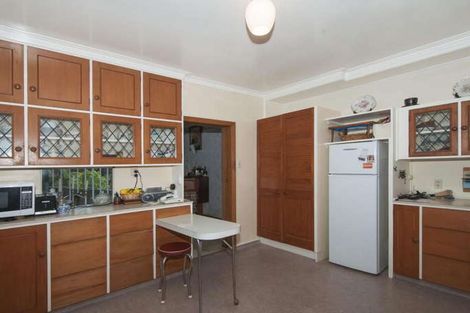 Photo of property in 229 Whites Line East, Waiwhetu, Lower Hutt, 5010