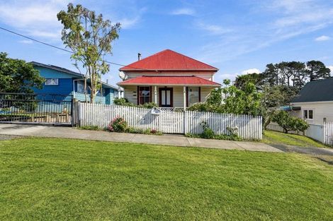 Photo of property in 25 Puriri Street, Helensville, 0800