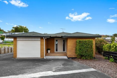 Photo of property in 12a Tower Hill, Stanmore Bay, Whangaparaoa, 0930