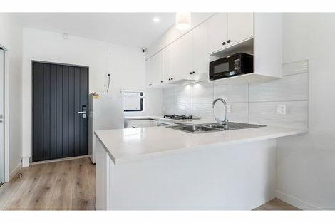 Photo of property in 3b Sheralee Place, Bucklands Beach, Auckland, 2014