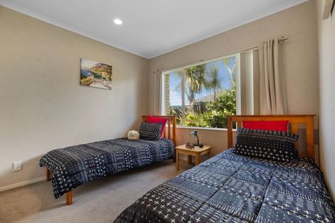Photo of property in 5 Bellshill Close, Wattle Downs, Auckland, 2103