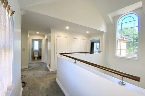 Photo of property in 2/36 Greenvalley Rise, Glenfield, Auckland, 0629