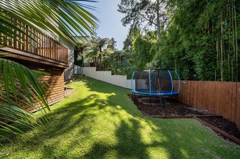 Photo of property in 16b Charmaine Road, Torbay, Auckland, 0630