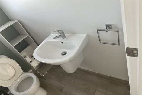 Photo of property in 7a La Perouse Street, Botany Downs, Auckland, 2010