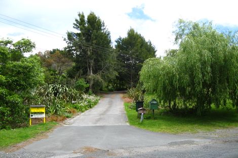 Photo of property in 17 Hobbs Road, Matakatia, Whangaparaoa, 0930