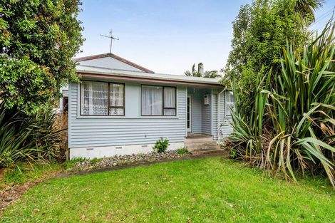 Photo of property in 12 Seaview Road, Marfell, New Plymouth, 4310