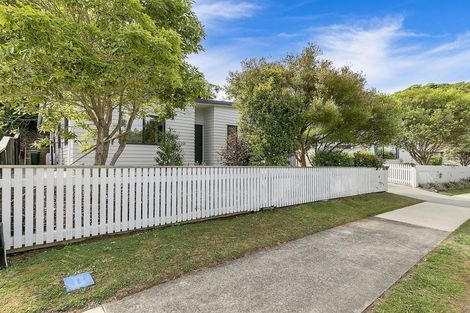 Photo of property in 104 Rangituhi Crescent, Takapuwahia, Porirua, 5022