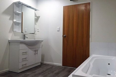 Photo of property in 3/25 Grove Road, Addington, Christchurch, 8024