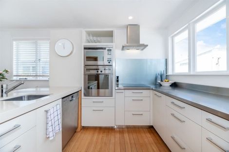 Photo of property in 1/22 Seine Road, Forrest Hill, Auckland, 0620