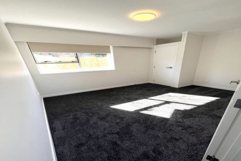 Photo of property in 15 Glenroy Place, Green Bay, Auckland, 0604