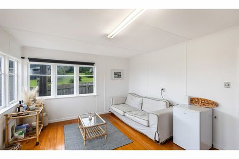 Photo of property in 50 Sea View Road, Baylys Beach, Dargaville, 0377