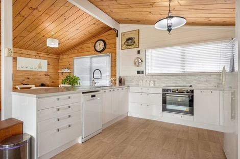 Photo of property in 9 Leeton Drive, Waipukurau, 4200