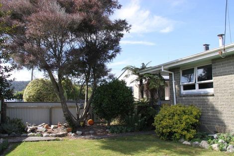 Photo of property in 32 Marlborough Street, Greymouth, 7805