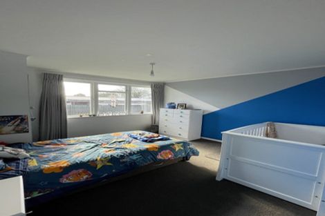 Photo of property in 22 Lambeth Crescent, Northcote, Christchurch, 8052