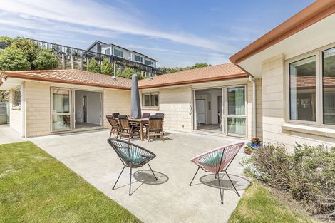 Photo of property in 177 Woodman Drive, Tawa, Wellington, 5028