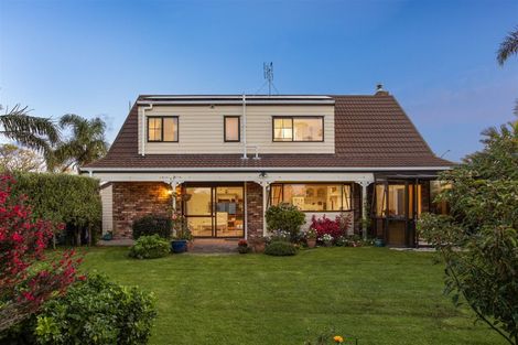 Photo of property in 42 Maygrove Drive, Orewa, 0931