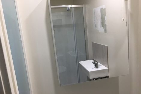 Photo of property in 17a Barker Rise, Northcross, Auckland, 0632