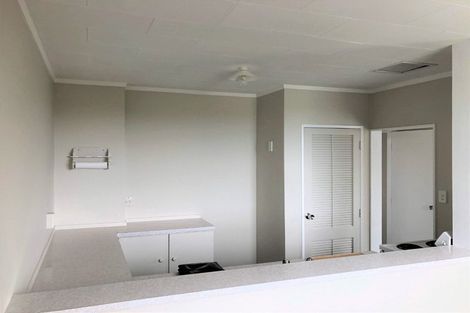 Photo of property in 2/47 Edgecombe Street, Newlands, Wellington, 6037