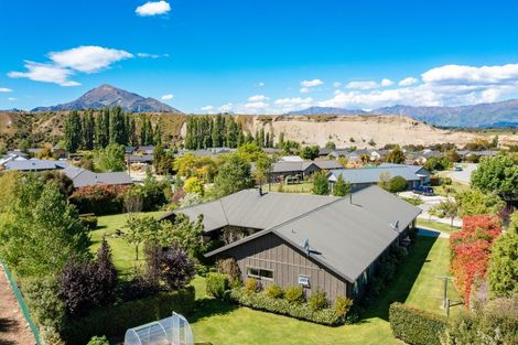 Photo of property in 9 Hikuwai Drive, Albert Town, Wanaka, 9305