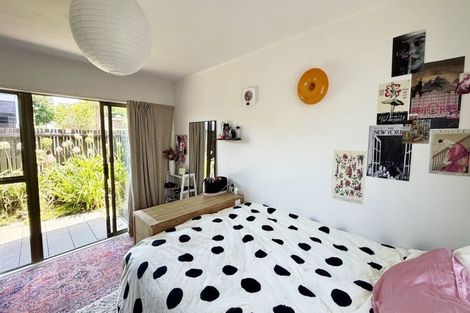 Photo of property in 5 Holyoake Place, Chatswood, Auckland, 0626