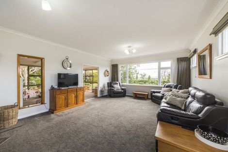 Photo of property in 2139 State Highway 3, Sanson, Palmerston North, 4479