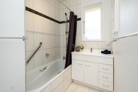 Photo of property in 581 Main North Road, Bay View, Napier, 4104