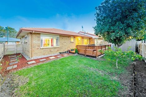 Photo of property in 17 Carlas Way, Ranui, Auckland, 0612