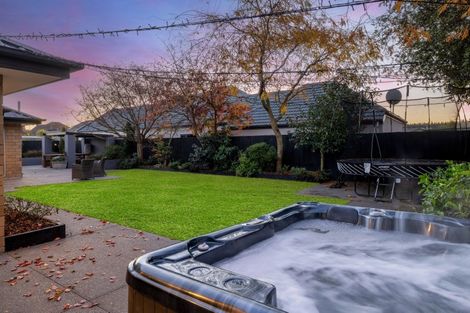 Photo of property in 33 Broadhaven Avenue, Parklands, Christchurch, 8083