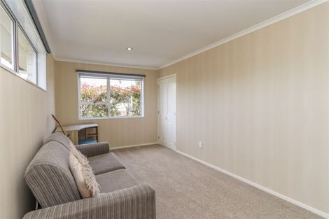 Photo of property in 24 Kowhai Street, Inglewood, 4330