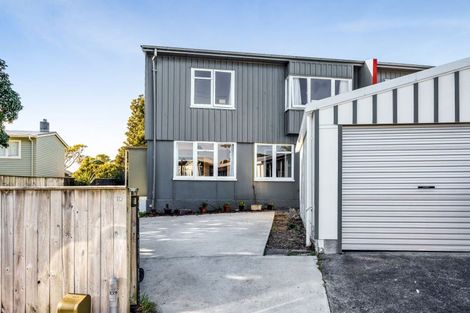 Photo of property in 10 Cook Street, Marfell, New Plymouth, 4310