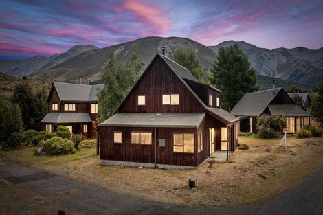 Photo of property in 10 Torlesse Place, Castle Hill, Springfield, 7580