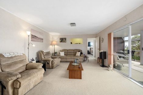 Photo of property in 96 Unsworth Drive, Unsworth Heights, Auckland, 0632